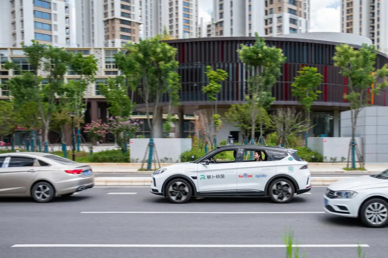 Baidu Granted China's First-Ever Permits for Commercial Fully Driverless Ride-Hailing Services img#2