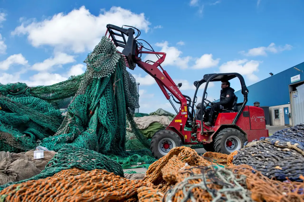 Revolution in the car industry: Parts made from recycled fishing nets. img#1